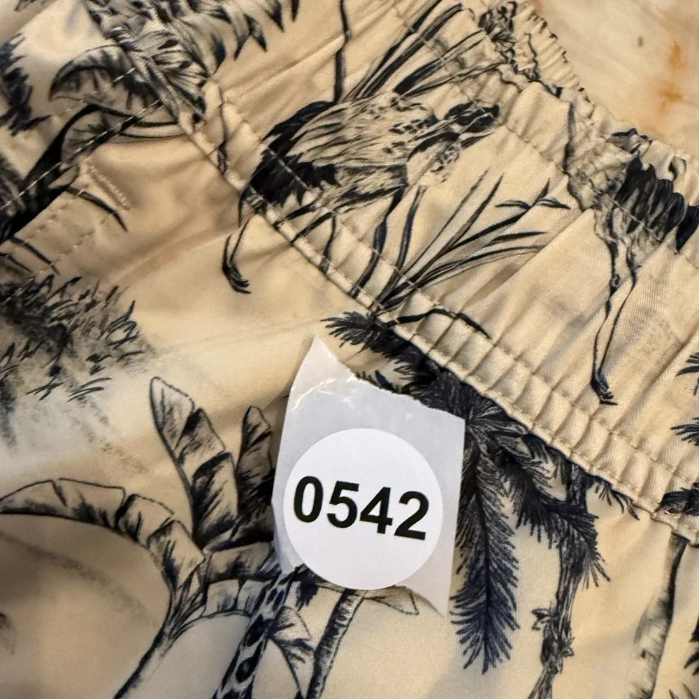 NWT Robert Graham Mens‎ Quick Dry Boxer Board Shorts Beige Tropical Beach Medium